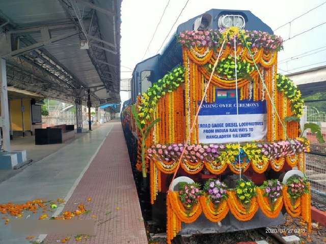 Indian government hands over 10 diesel locomotives to Bangladesh